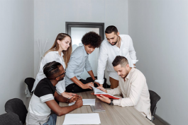 職場新人應(yīng)該怎樣做?辦理入職要注意什么?