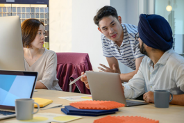 如何提高職場情商?(提升職場人際關(guān)系能力的方法)