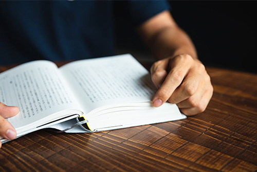 控制自己情緒的方法（職場(chǎng)人如何避免消極情緒？）