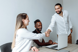 在職場中要學習哪些辦公室禮儀規范?