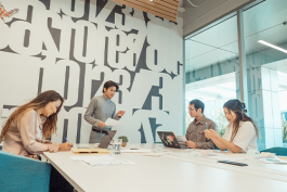 職場(chǎng)中如何與領(lǐng)導(dǎo)溝通?(下屬與上級(jí)交流的技巧)