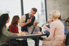 在職場辦公中有哪些實用的溝通技巧？
