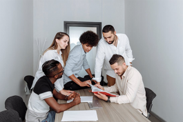 職場談話技巧(在職場中如何與領(lǐng)導(dǎo)溝通?)