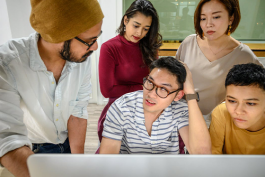 職場人如何通過學習和實踐提高表達能力？