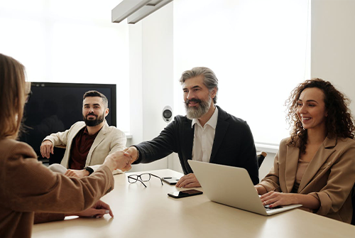 企業領導如何管理新入職的員工？