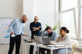 企業(yè)領(lǐng)導(dǎo)管理員工有哪些好的方法?