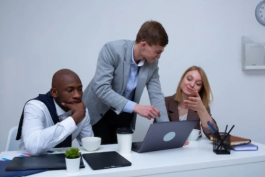 面對員工抬杠、情緒負面管理者該怎么辦？