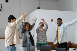 企業(yè)員工管理技巧（公司領(lǐng)導(dǎo)管理員工的方法）