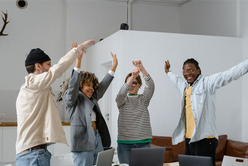 企業(yè)員工管理技巧（公司領(lǐng)導(dǎo)管理員工的方法）