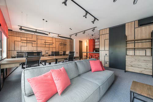 該怎樣選擇學校老師的辦公桌？