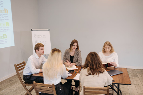 企業老員工怎樣管理？（管理工齡長員工的方法）