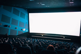 現代辦公室顯示大屏選擇哪種好？