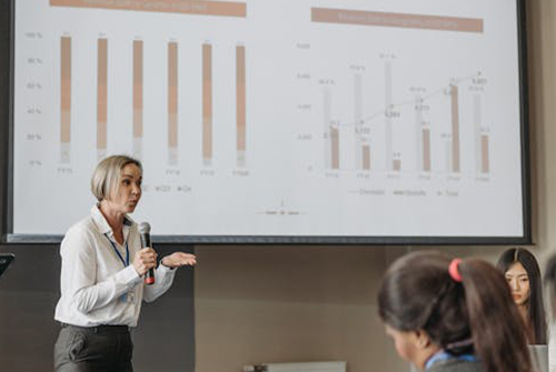 公司會議室用哪種顯示屏幕好？