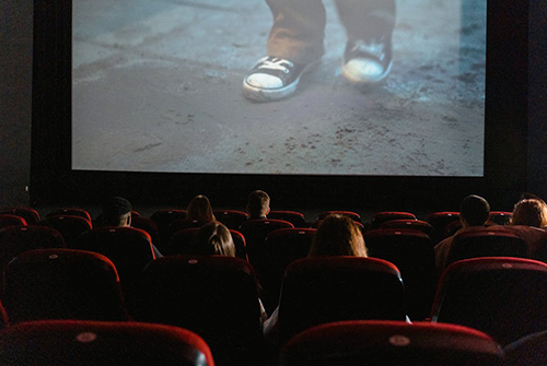 如何選擇會議室大屏？拼接屏與LED顯示屏哪個好？