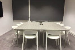 如何選擇職員辦公桌的顏色?(辦公桌搭配什么色彩好?)