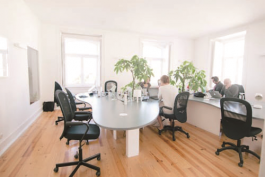 為什么客服人員的流失概率高？