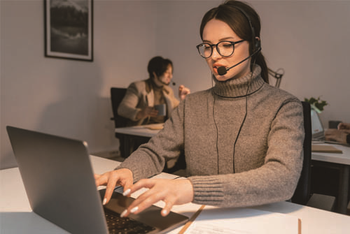 面對(duì)客戶(hù)的負(fù)面情緒淘寶客服該怎么做呢？