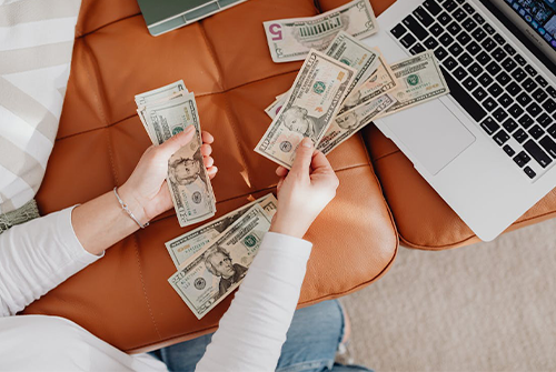 如何應聘兼職淘寶客服？客服工資是多少呢？