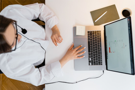 新手淘寶店如何做好客服?(客服如何提高自己的服務技巧)