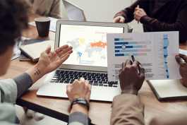 哪個(gè)在線客服系統(tǒng)好用?(判斷客服系統(tǒng)的2個(gè)依據(jù))