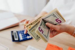 多個(gè)維度分析企業(yè)選擇第三方在線客服系統(tǒng)的好處