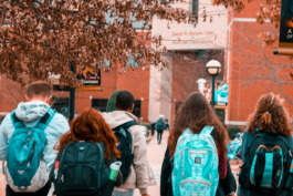 大學生就業難的原因有哪些？該如何解決？