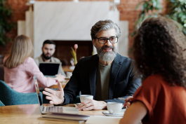 職場面試技巧(應聘工作準備、應對方法及注意事項介紹)