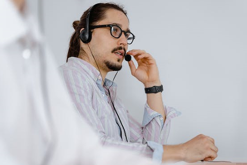 第三方外包服務公司客服人員應具備哪些專業能力？