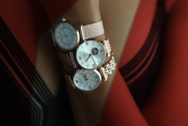 為什么將晚班客服外包出去?理由是什么?