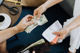 客服代運營服務(wù)適合哪種類型的京東店鋪?