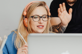 網(wǎng)店銷售量持續(xù)下降,合作客服外包服務公司怎么樣?