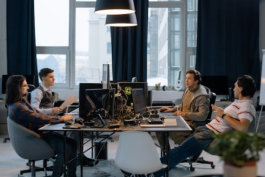 為什么抖音小店會托管客服工作？