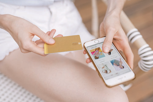 按業(yè)績計費