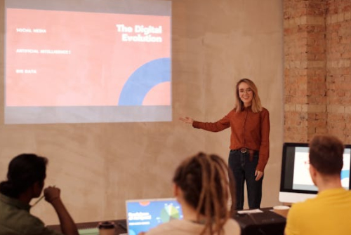 教您如何在市場中分辨杭州專業(yè)客服外包公司的方法