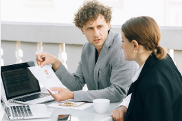 為什么找京東客服外包公司的時候要看其是否正規(guī)?