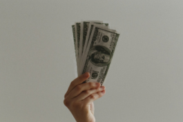 為什么熱線客服外包公司能解決客服人員不足的問題?