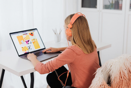 企業(yè)電話客服托管的優(yōu)勢和劣勢總結(jié)