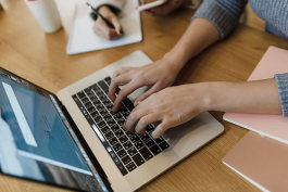 400熱線客服托管對企業的好處表現在哪里?