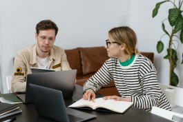 如何將京東網店的客服外包出去?外包流程分幾步?