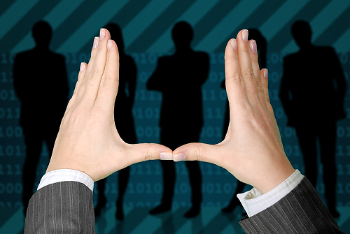 探索抖音店鋪運營商合作客服外包的優勢、劣勢