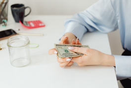 小紅書(shū)客服外包什么價(jià)格？一天多少錢(qián)？