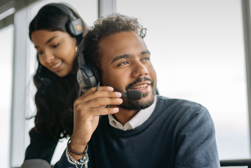 自建客服與外包客服的利與弊