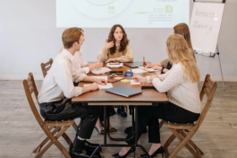 快手客服外包平臺好不好