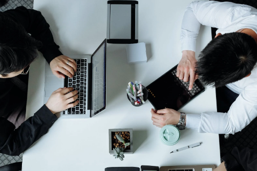 為什么企業選擇電話客服外包服務商