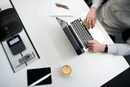 400熱線客服外包商是什么