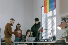 簽拼多多客服外包合同的注意事項