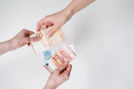 客服外包的單價(jià)多少