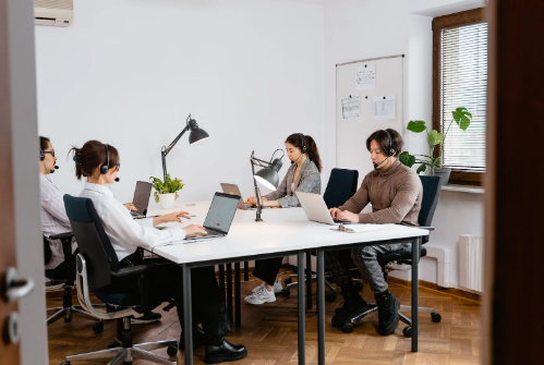 專業(yè)客服外包公司和普通客服公司的對(duì)比