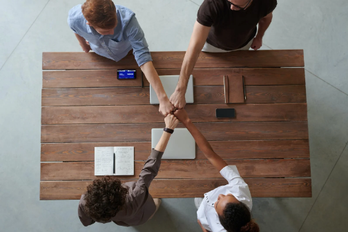 拼多多賣家找客服外包的方法