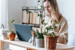 與專業(yè)的客服托管服務(wù)商合作有什么優(yōu)點